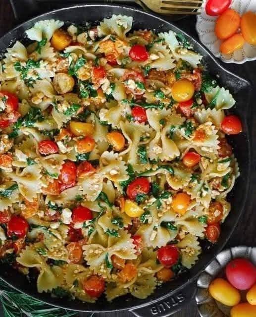 Baked Feta Pasta with Spinach & Tomatoes