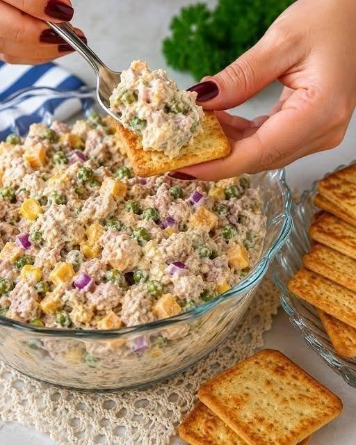 Creamy Tuna Cracker Dip