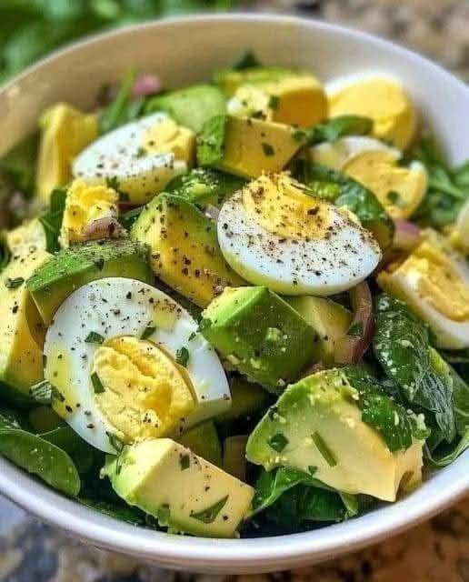 Avocado Egg Spinach Salad